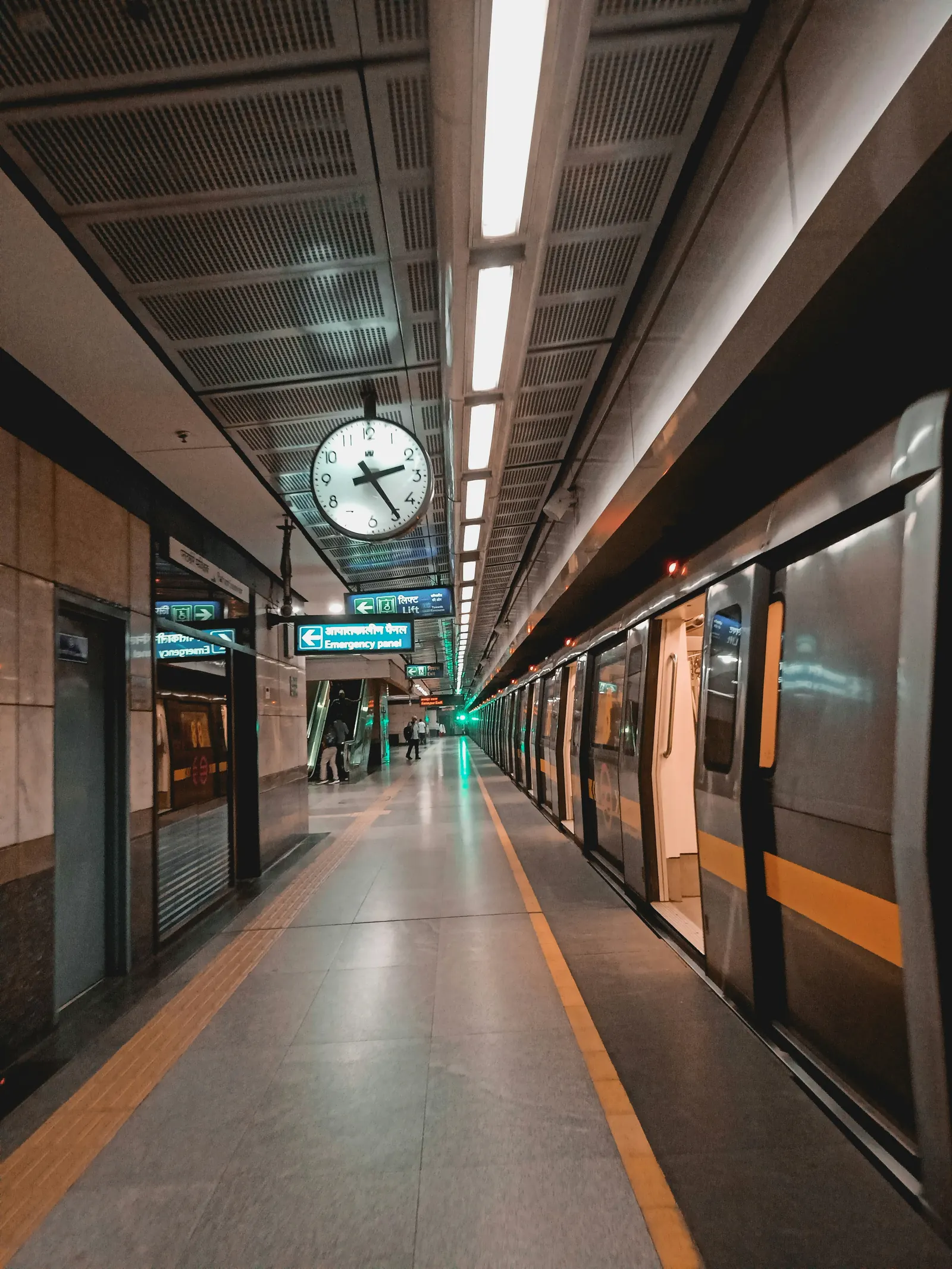 Rail platform in India, representing operating cadence and cross-border delivery rhythm.
